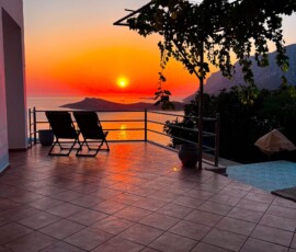 Enjoy breathtaking sunshine and open views